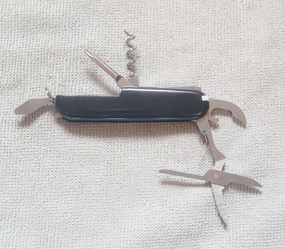 5-in-1 Multi-Tool Pocket Knife Keychain - Classic Black - Free Shipping