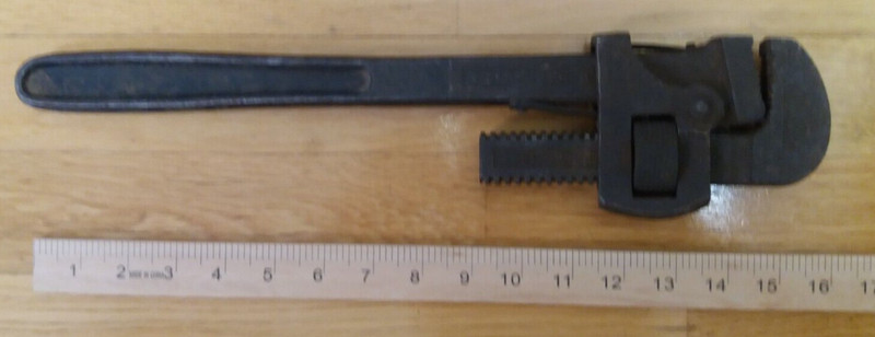 Vintage GTD Pipe Wrench 18 Inch Greenfield Tap & Die Made in USA Cracked