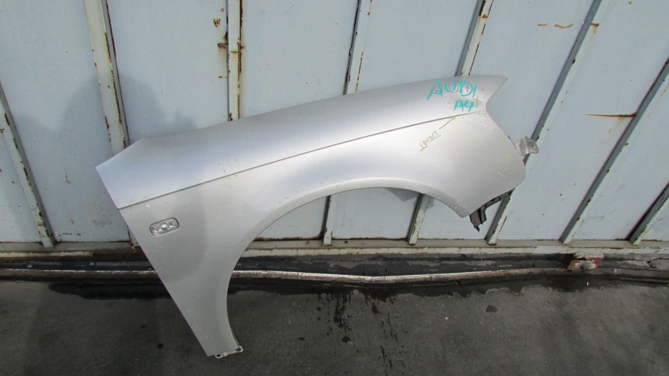 AUDI A4 2005-2008 GUARDABARROS PASAJERO DELANTERO ACERO IMPRIMADO CON ORIFICIO DE LUZ DE SEÑAL OEM Foto 4 de 4