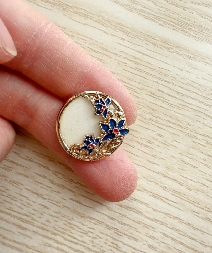 6PC Blue Flower White Enamel Gold Shank Metal Buttons 20mm - Image 2 of 3