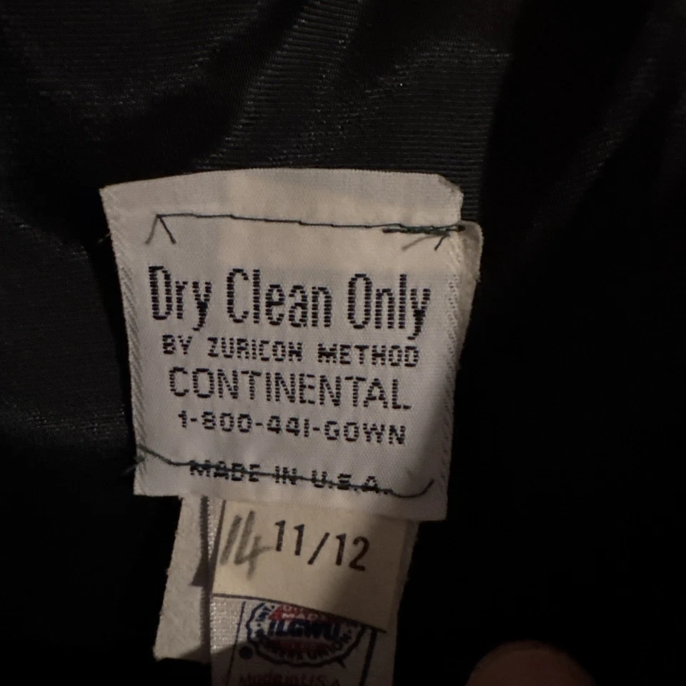 Vestido de terciopelo verde esmeralda cuello redondo talla 11/12 Foto 3 de 4