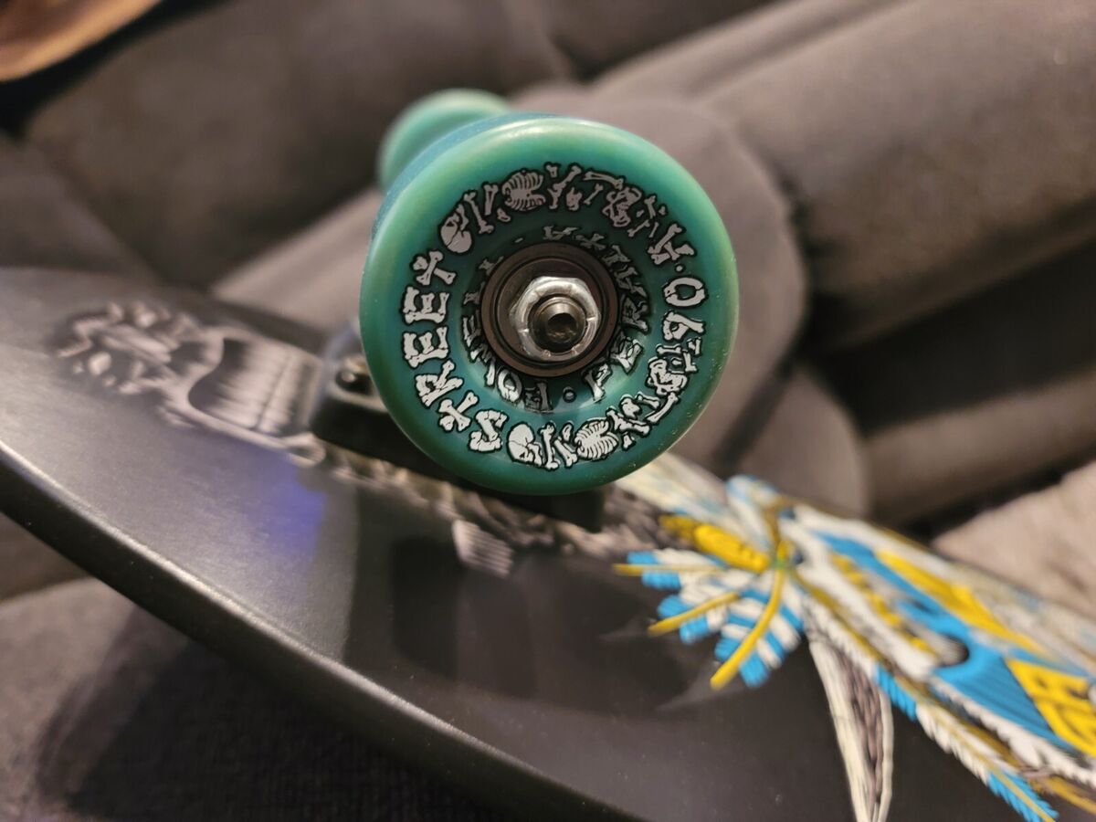 Powell Peralta Steve Saiz 'Totem' Skateboard Complete Powell Peralta Steve Saiz 'Totem' Skateboard Complete