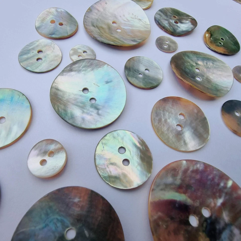 LUXURY MOTHER OF PEARL BUTTONS -10mm,15mm, 18mm, 20mm, 25mm, 30mm-NATURAL, SHELL - Image 3 of 4