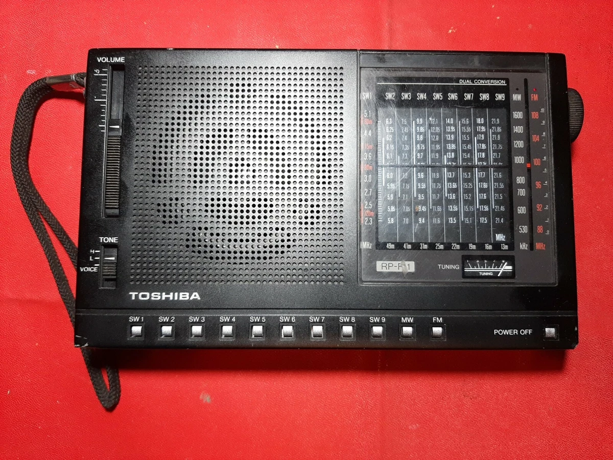 Toshiba RP-F11 shortwave radio. 📻 📻 📻
