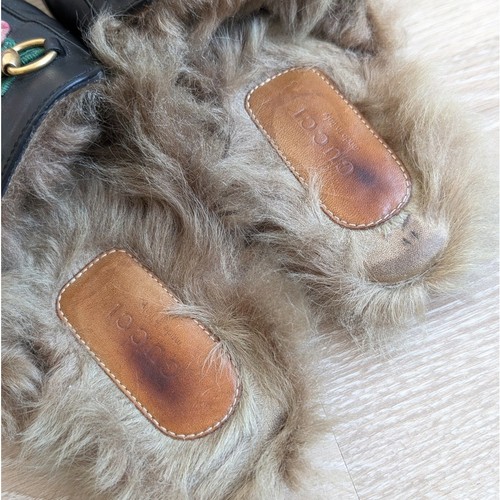 Mocassins Gucci en cuir noir fourrure brodés Princetown mocassins plats mules - Photo 2/5