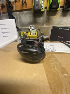 Ugly Stik Bait casting Reel With 40lb Black Braided Line Part Of Reel Is Bent