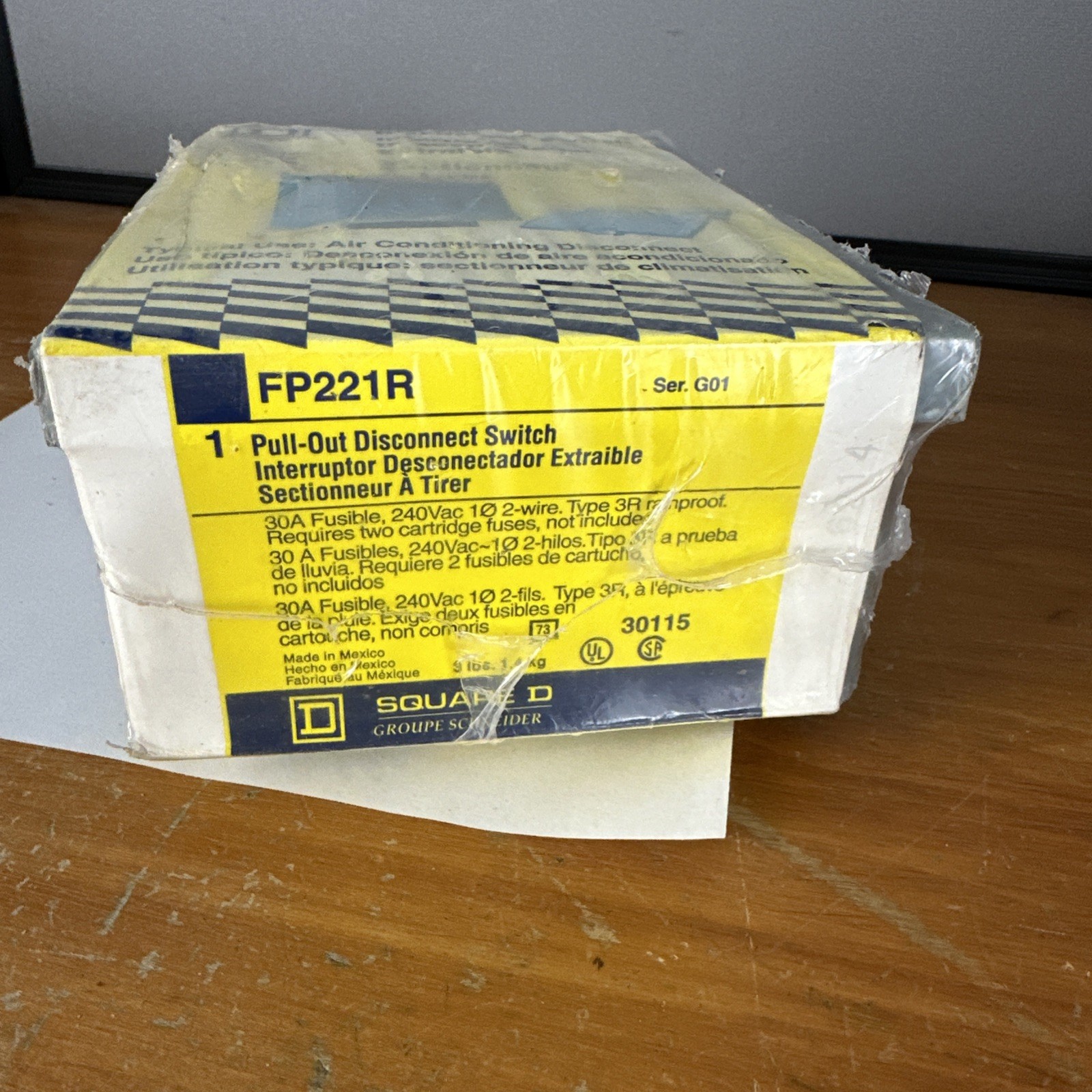 NEW SQUARE D FP221R PULL-OUT DISCONNECT SWITCH 30 AMP FUSIBLE