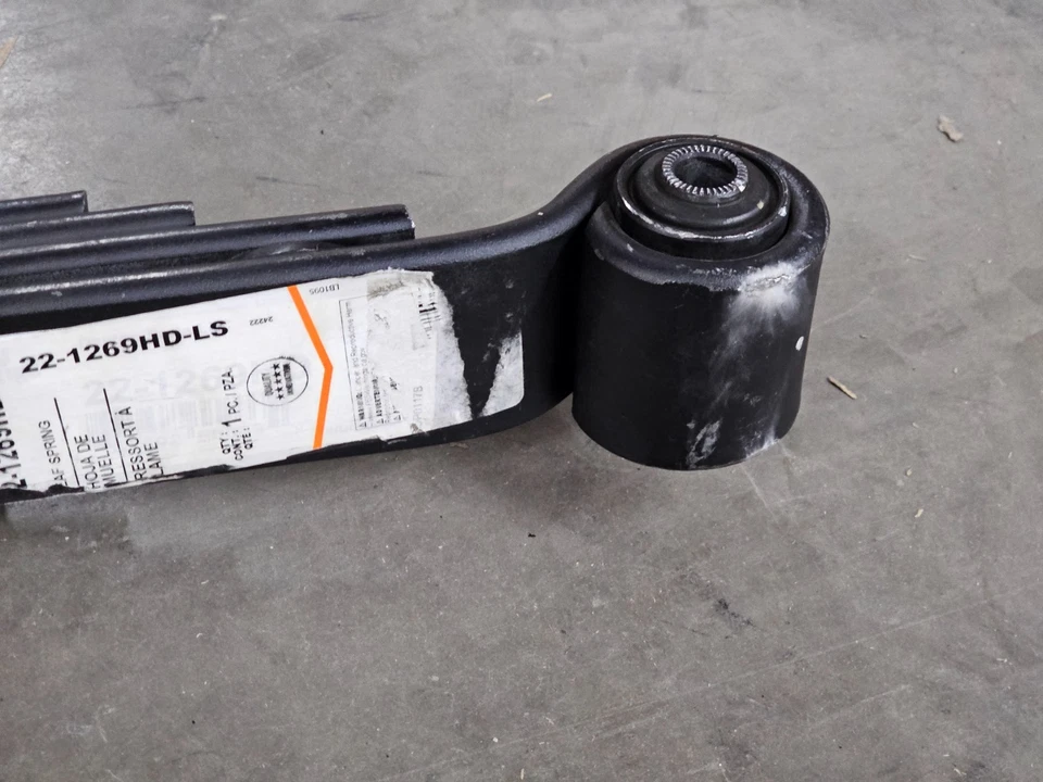 Resorte de hoja de suspensión Dorman 22-1269HD para modelos seleccionados de Chevrolet GMC 99-10 Foto 3 de 4