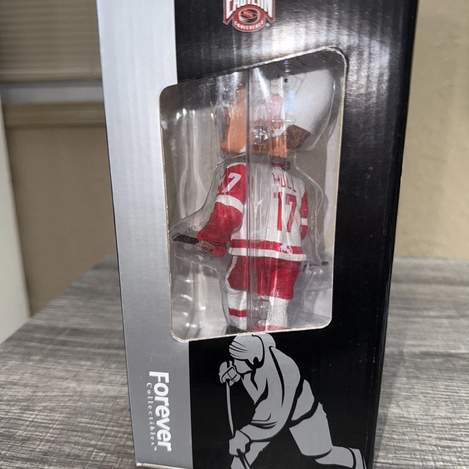 BRETT HULL DRW 2002 FOREVER "MEN OF THE ICE" NHL Bobblehead NIB MINT!! - Image 2 of 3