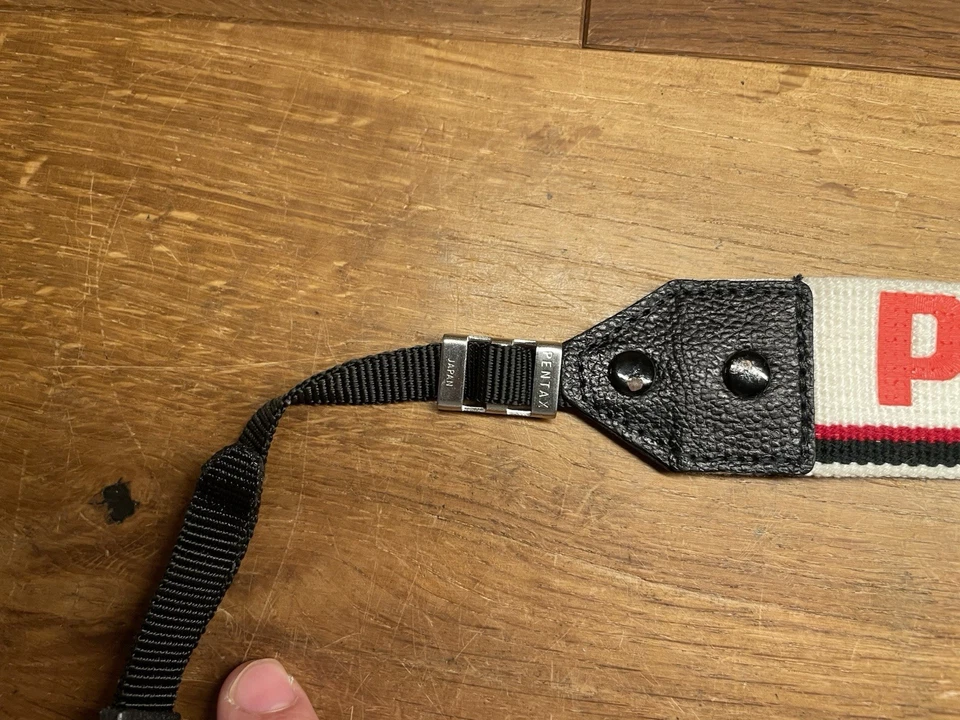 *Perto de ESTADO PERFEITO* Pentax Branco e Vermelho Câmera Alça de Ombro no Pescoço 4cm Do Japão - Imagem 2 de 4