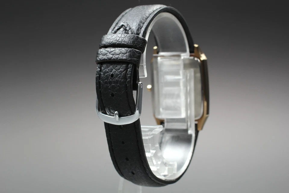 Reloj de cuarzo vintage 1981 [casi como nuevo] Seiko Dolce 8N41-5130 dorado tanque para hombre Foto 4 de 4