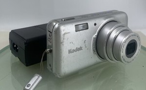 Vintage Kodak EasyShare V1003 Digital Cameras SILVER WITH CHARGER TESTED - 36