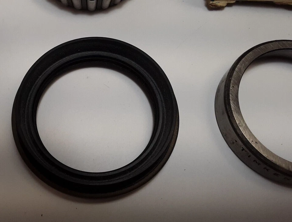 1972-1989 Chrysler Plymouth Dodge Front Wheel Bearing Package 3683975 NOS. - Image 4 of 4