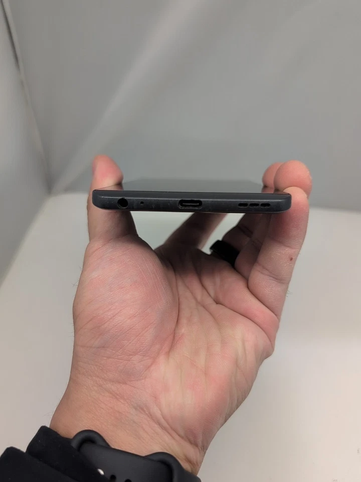 LG V20 - 64 GB - Gray (Sprint) #207 - Image 3 of 4