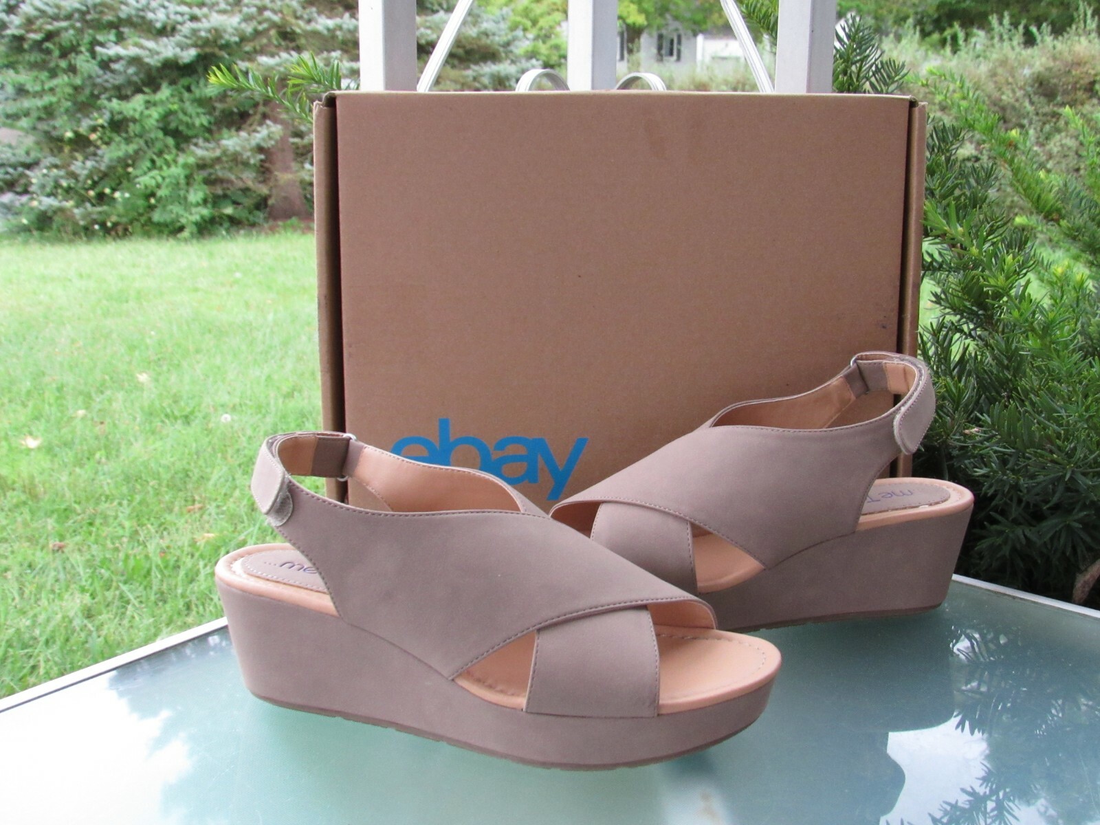 me too abella wedge sandal