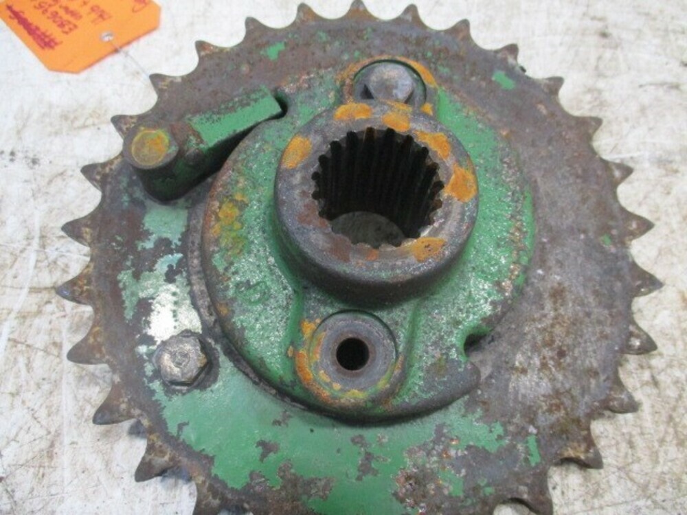 Deere Hub + Chain Sprocket E80695 + E80699 | eBay