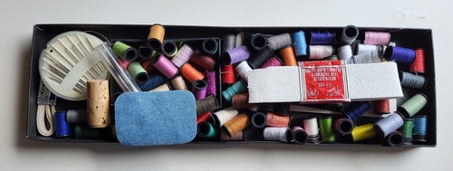 83 Mini Thread Spools for Sewing Embroidery Quilting + contents of box Vintage - Picture 7 of 7