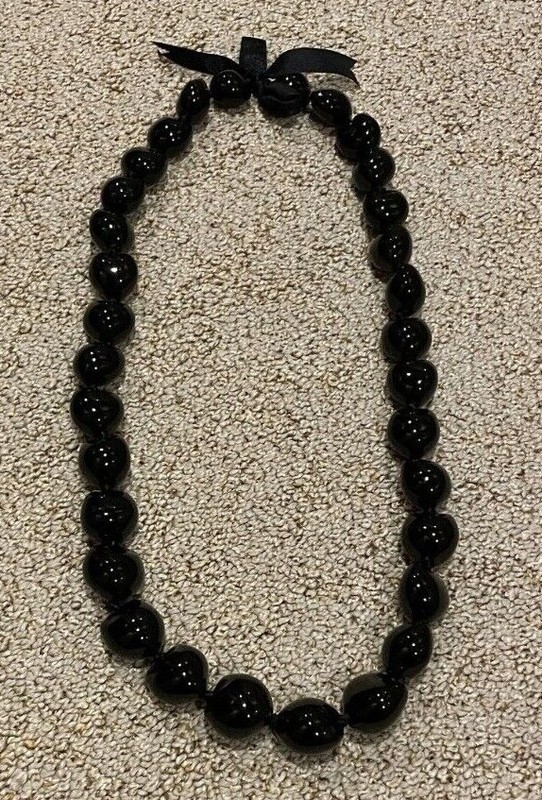 Hawaiian Kukui Nut Lei/Necklace Genuine (Black)