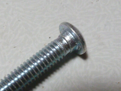 Lot De 2 Vis M5 Tête Bombée à Méplat – Pour Vélo Peugeot, Motobécane – Ancien Stock