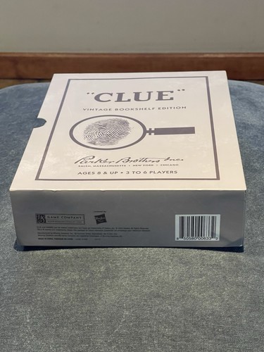 CLUE Vintage Bookshelf Edition Board Game BRAND NEW - Picture 7 of 19