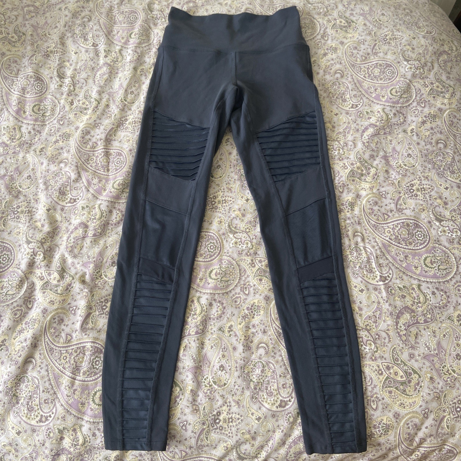 Alo Yoga Womens High Rise Moto Leggings for Gym Running in S Baddie Gray