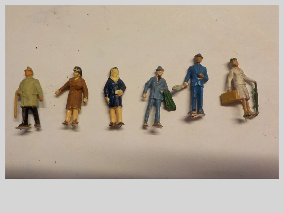 HO Large Lot Of Painted Plastic People & Animals - Image 2 of 4