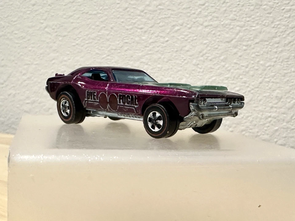 De colección Hot Wheels Redline 1970 "Bye Focal" magenta con interior marrón original Foto 4 de 4
