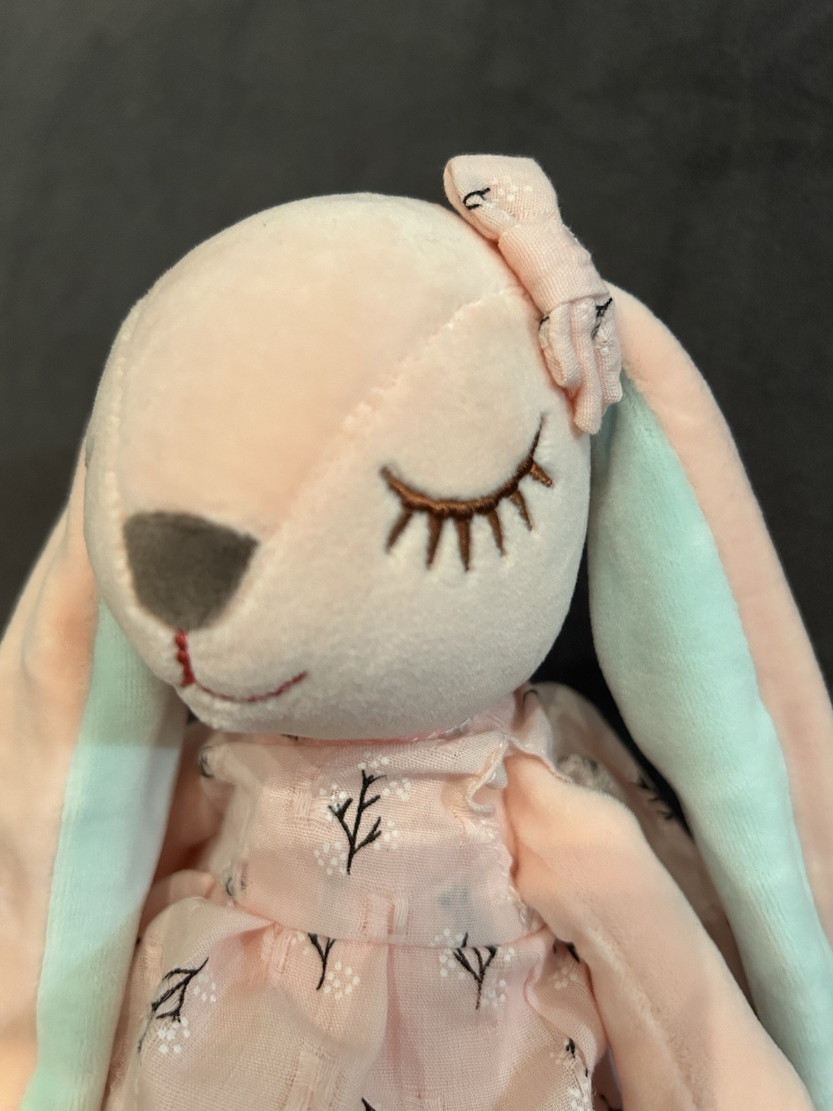 Doudou lapin brodé avec prénom le cadeau de naissance idéal - 2