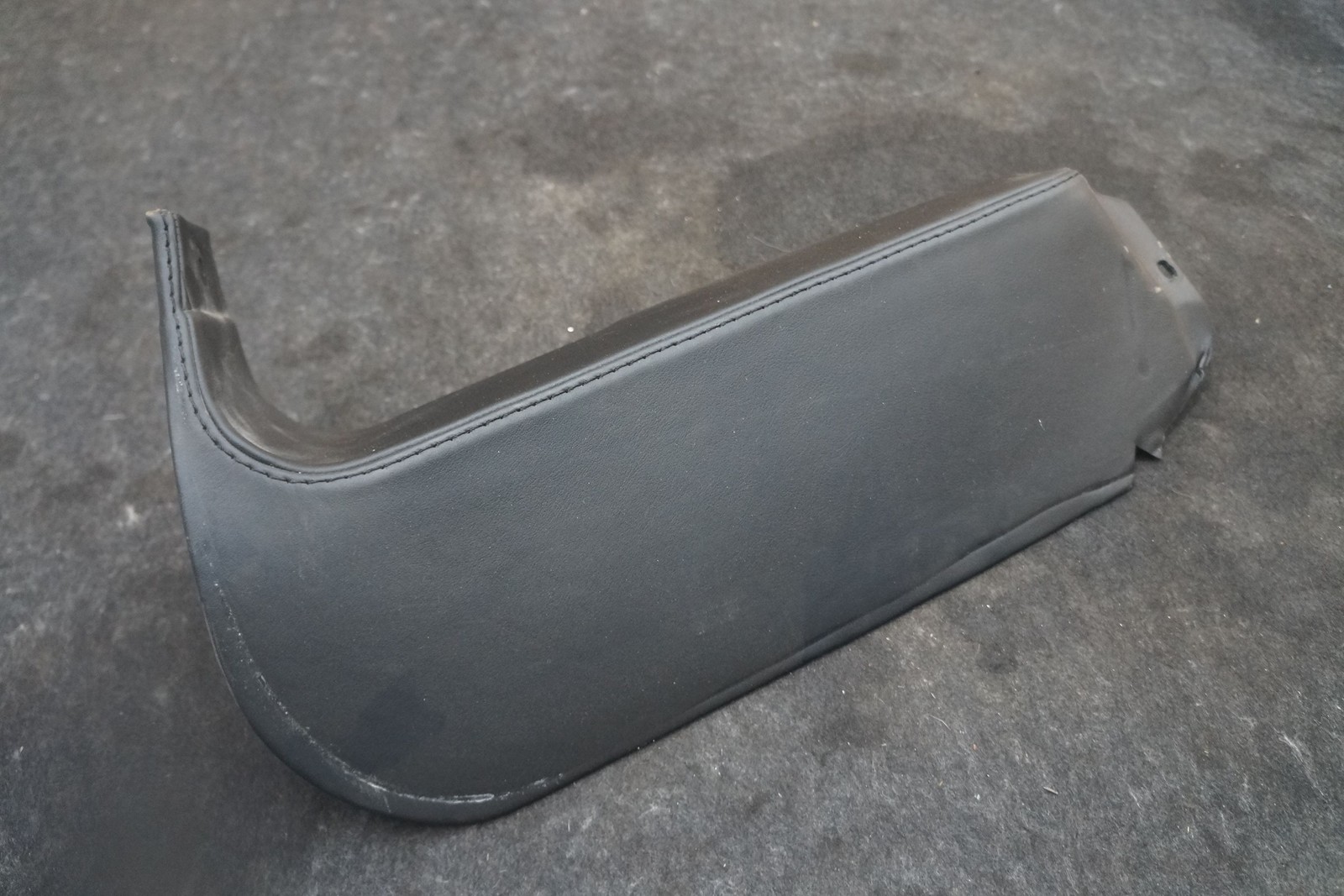 Front Right A Pillar Lower Kick Trim 6G33-02348-BBW Aston Martin V8 Vantage 2006