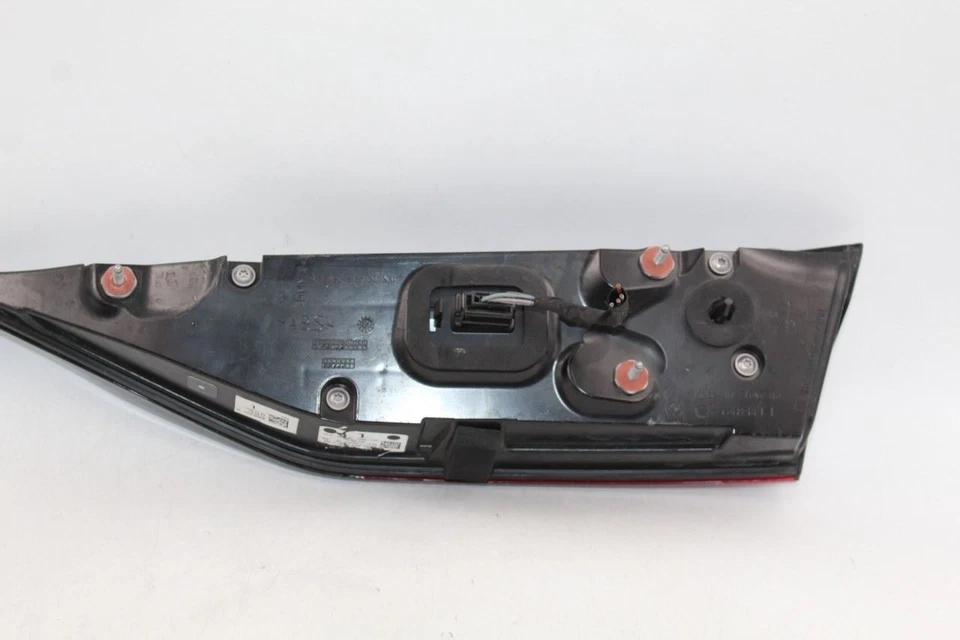 Левый задний фонарь с креплением на крышку багажника подходит для BMW 228i 2020-2021 годов выпуска от оригинального производителя No39947 - Изображение 4 из 4