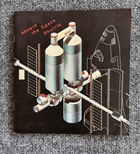 Aboard The Space Shuttle VTG NASA Tourist Souviner Booklet