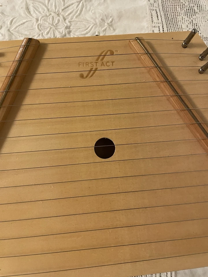 First Act Lap Harp - Image 2 of 3
