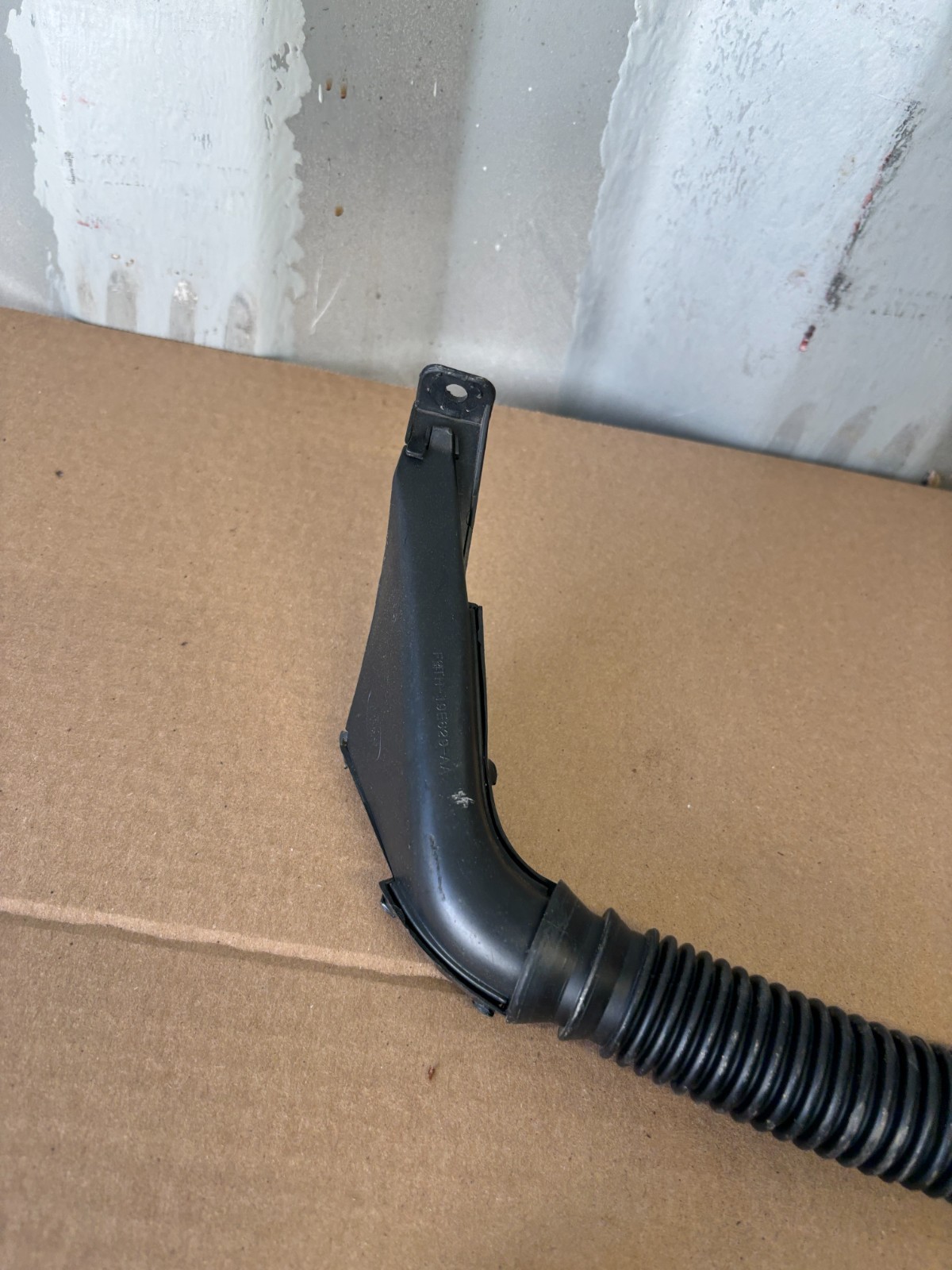 1992 94 95 1996 FORD F250 F350 F150 BRONCO WINDSHIELD DEFROST VENTS DUCTS TUBES