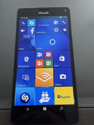 Microsoft Lumia 950 XL (Dual SIM, Unlocked, RM-1116)