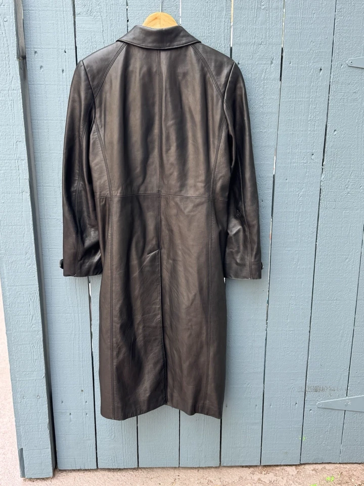 Gabardina de cuero negra para mujer DKNY talla mediana Foto 2 de 4