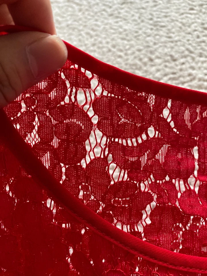 Blusa roja de encaje transparente a lunares manga larga cuello redondo Elle para mujer talla M Foto 4 de 4