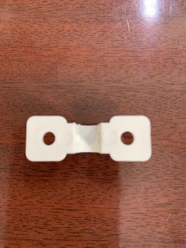 Rubbermaid CLOSET SYSTEM - WHITE C CLAMP - 3D30 - Picture 2 of 4