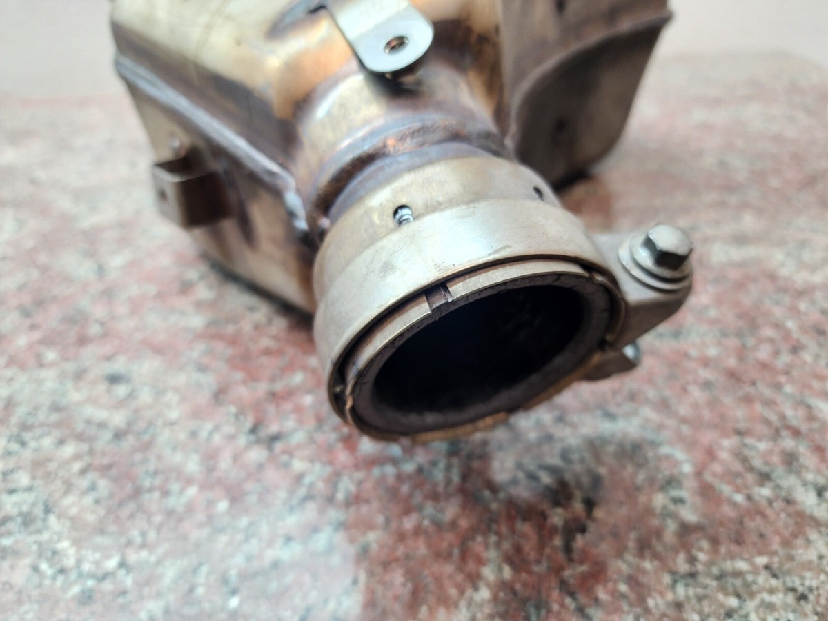 うみあ 2013-2024 Kawasaki Ninja ZX-6R OEM Pre-Muffler Mid-Pipe