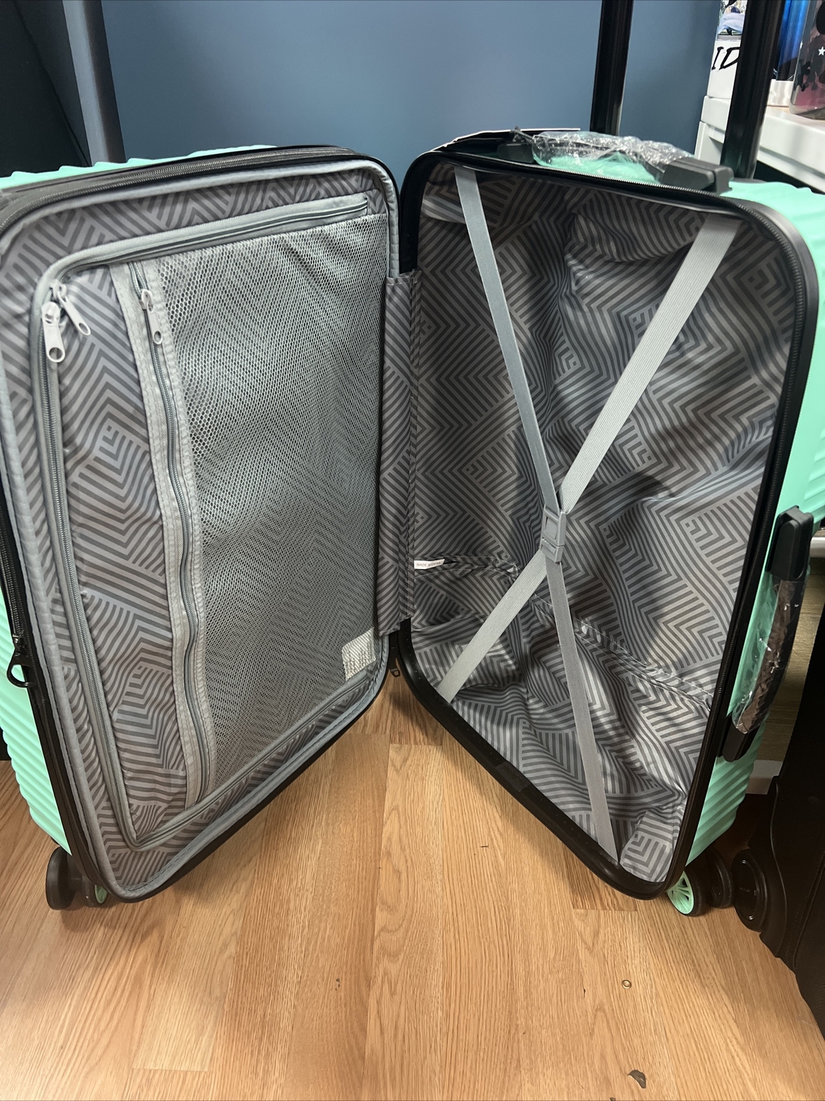 American green travel luggage 25” eBay