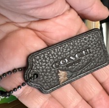 new Coach Signature exotic flower 2.25 aprox Key Ring Keychain brown