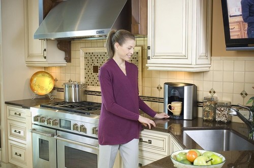 Brew Express Bec-110bs 10-Cup counter top Coffee System w/Automatic Filling - Picture 4 of 5