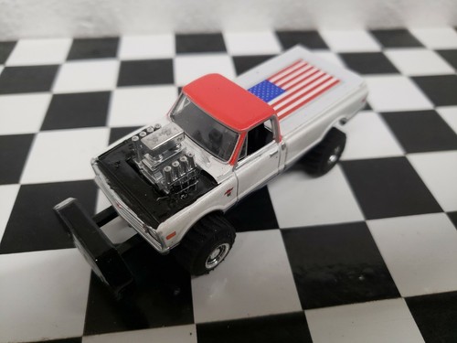 CUSTOM BUILT 1:64 C10 GreenLight 1972 HOT ROD PULLING TRUCK puller CHEVEROLETdcp - Picture 9 of 12
