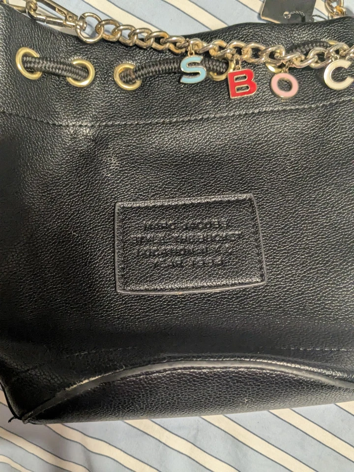 Bolsa Marc Jacobs "The Bucket" nova com etiquetas - Imagem 3 de 3