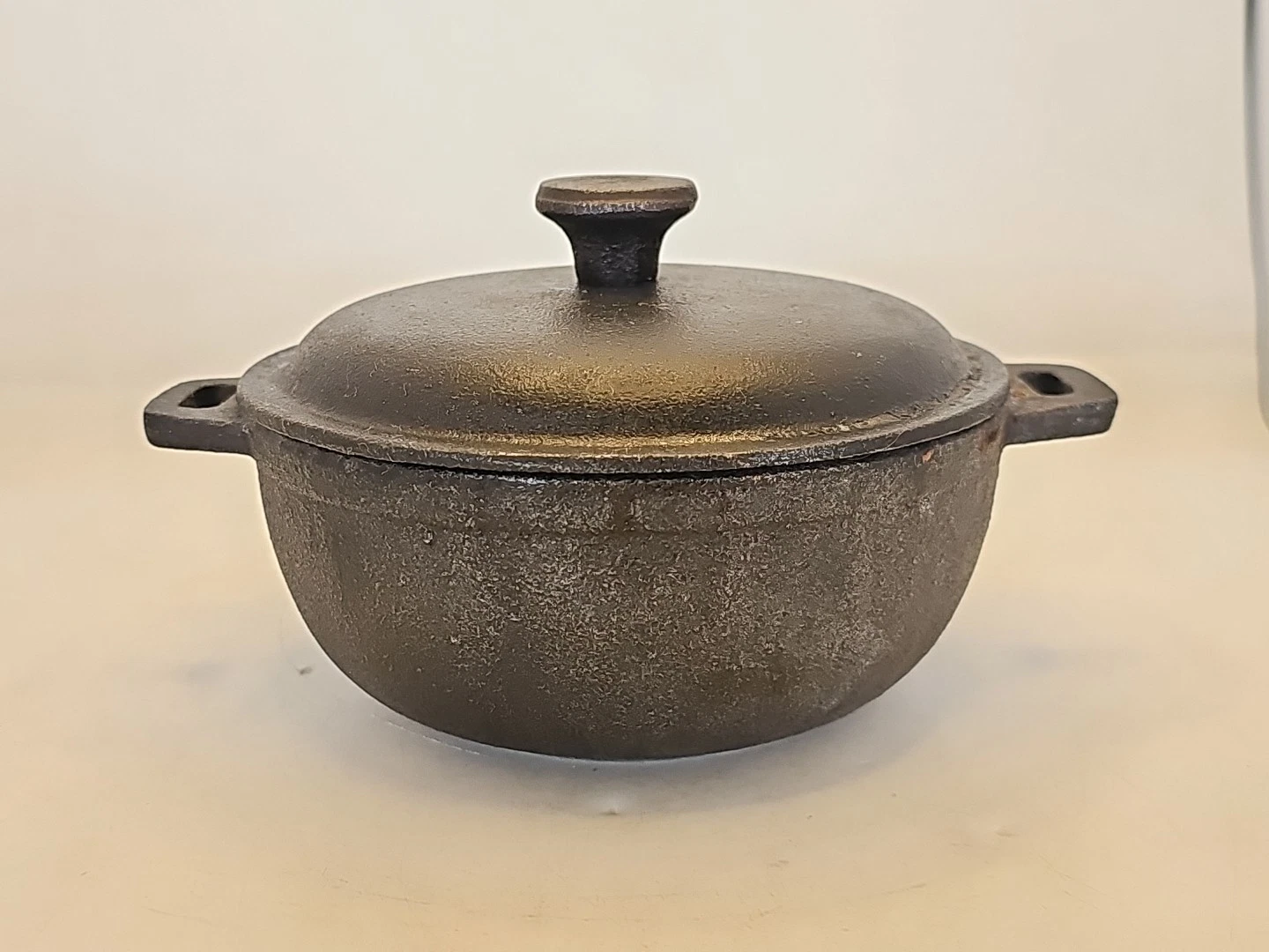 Mini Dutch Oven Old Mountain Pre-Seasoned Cast Iron 2 Cup