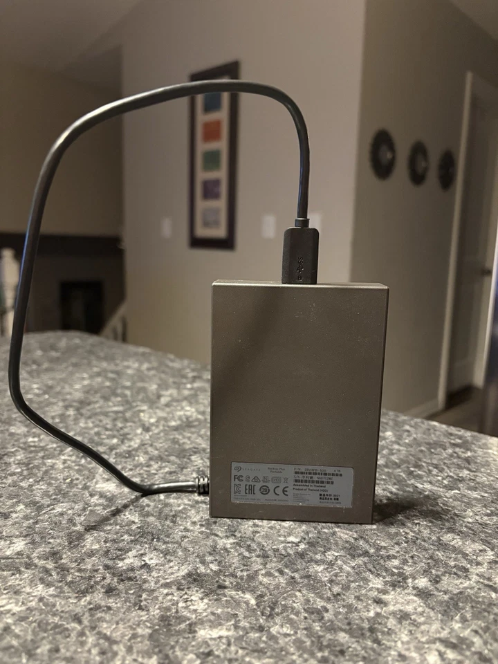 4TB External USB Portable Hard Drive Preloaded With 1100+ Popular Movie Titles! - Image 2 of 4