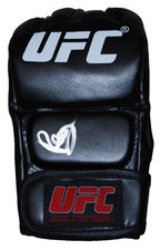 AILIN PEREZ signed (UFC) MMA autographed Fighting glove BECKETT BAS BT78273 AILIN PEREZ signed (UFC) MMA autographed Fighting glove BECKETT BAS BT78273