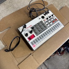Korg Volca Sample Digital Sample Sequencer Ex...