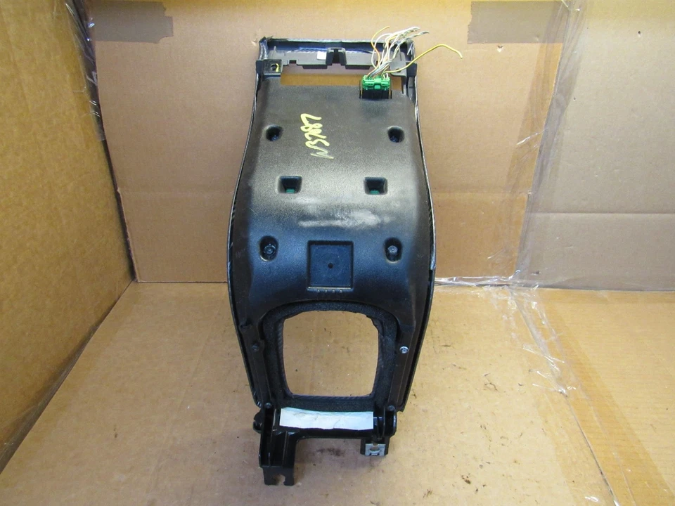 2009 VOLVO S40 CENTER CONSOLE CLIMATE CONTROL SWITCH PANEL TRIM OEM 30672565 - Image 2 of 4