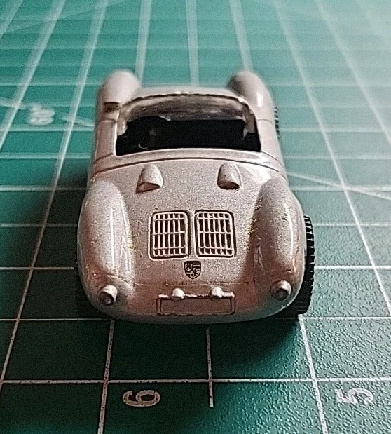 Maisto Silver 1955 Porsche 550 A Spyder 1/64 Diecast/Plastic - Image 3 of 4