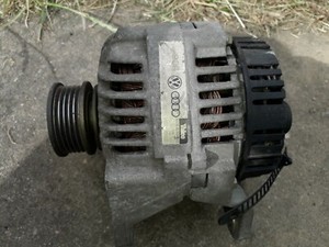 Original Valeo VW Audi A4 B5  Lichtmaschine 90A Generator 058903016  2541895